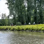船上ホテル Sealov Hebergements Insolites- Linge, Menage Et Velos Inclus Eaucourt-sur-Somme
