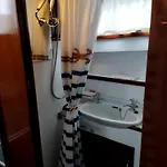 船上ホテル Sealov Hebergements Insolites- Linge, Menage Et Velos Inclus *