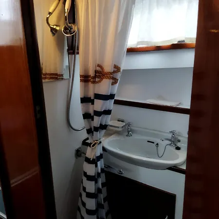 Bådhotel Sealov Hebergements Insolites- Linge, Menage Et Velos Inclus *