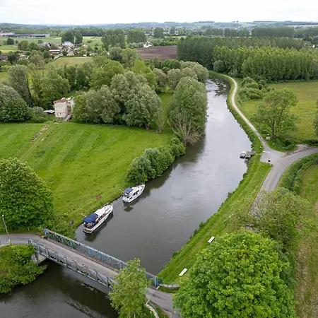 Sealov Hébergements Insolites- Linge, Ménage Et Vélos Inclus Bateau-hôtel