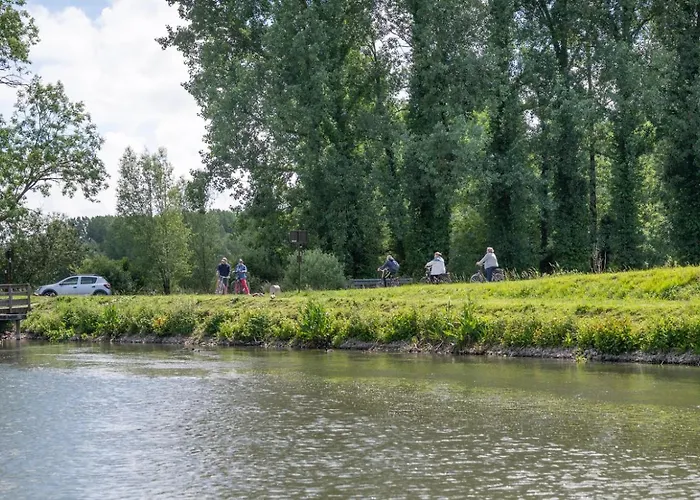 Sealov Hébergements Insolites- Linge, Ménage Et Vélos Inclus Bateau-hôtel