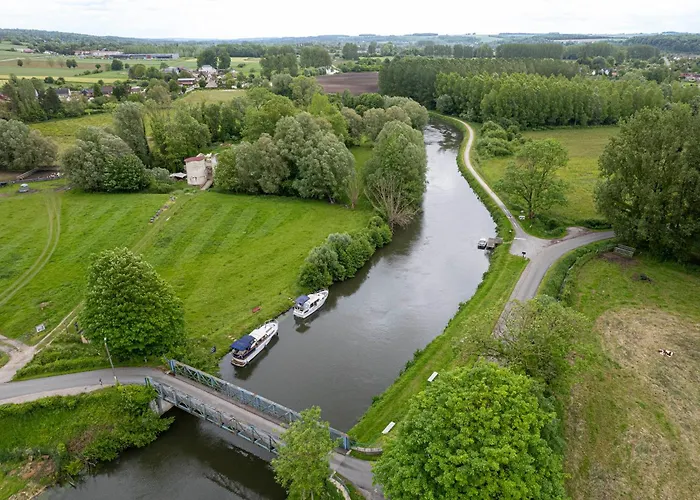 Sealov Hébergements Insolites- Linge, Ménage Et Vélos Inclus Bateau-hôtel